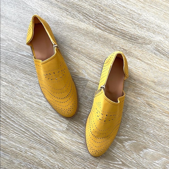 SOLD mustard low cut booties - Picture 3 of 4